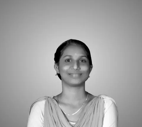 young indian woman standing "Seo strategist" "Brandiing and Marketing agency"